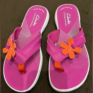 CLARKS CLOUDS STEPPERS Brinkley Girl’s FLIP-FLOP SLIP-ON Pink & OrangeSize 3